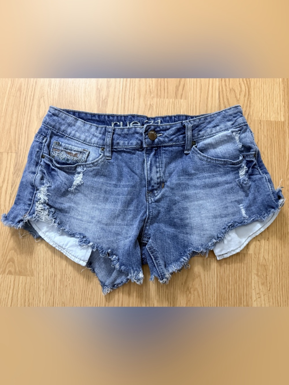 Rue21 Mid Rise Distressed Denim Shorts - Picture 1 of 4